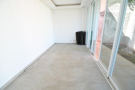 Casa de condomínio para alugar com 700m², 4 quartos e 6 vagasÁrea Externa