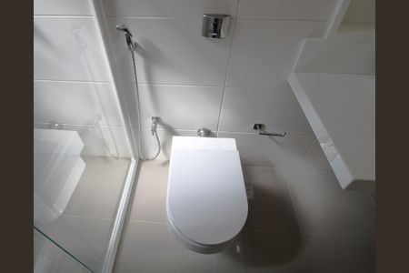 Casa de condomínio para alugar com 700m², 4 quartos e 6 vagasBanheiro da Suíte 2