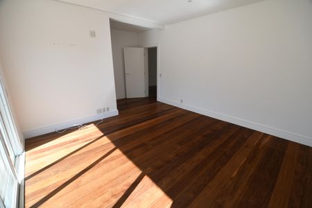 Casa de condomínio para alugar com 700m², 4 quartos e 6 vagasSuíte 3