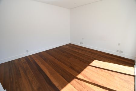 Casa de condomínio para alugar com 700m², 4 quartos e 6 vagasSuíte 3