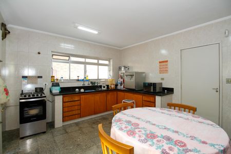 Casa à venda com 195m², 3 quartos e 2 vagasCozinha