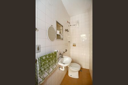 Casa à venda com 195m², 3 quartos e 2 vagasBanheiro de Serviço