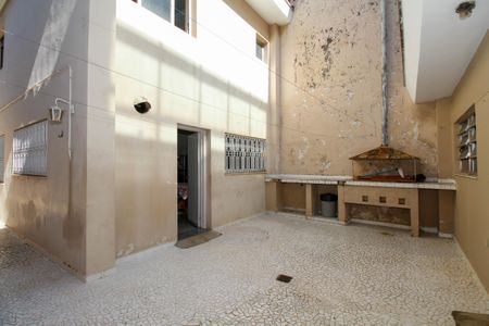 Casa à venda com 195m², 3 quartos e 2 vagasQuintal