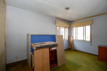 Casa à venda com 195m², 3 quartos e 2 vagasSuíte