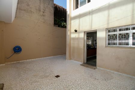Casa à venda com 195m², 3 quartos e 2 vagasQuintal