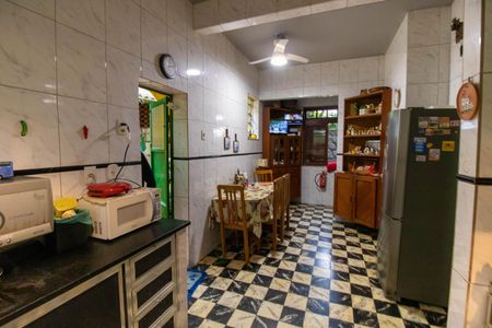Casa à venda com 804m², 5 quartos e 1 vaga Casa à venda com 804m², 5 quartos e 1 vagaCozinha