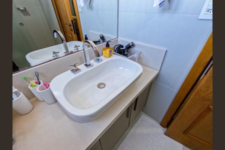 Apartamento à venda com 100m², 3 quartos e 2 vagasBanheiro da Suíte