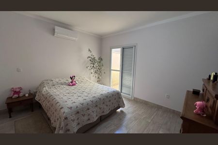 Casa de condomínio à venda com 311m², 4 quartos e 5 vagas Casa de condomínio à venda com 311m², 4 quartos e 5 vagasSuíte 2