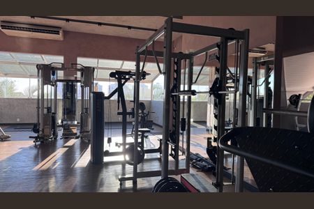 Casa de condomínio à venda com 311m², 4 quartos e 5 vagas Casa de condomínio à venda com 311m², 4 quartos e 5 vagasÁrea comum - Academia