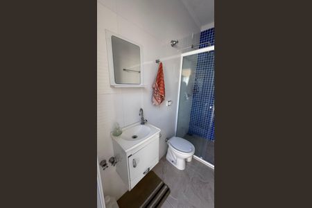 Casa de condomínio à venda com 311m², 4 quartos e 5 vagas Casa de condomínio à venda com 311m², 4 quartos e 5 vagasBanheiro de Serviço 2