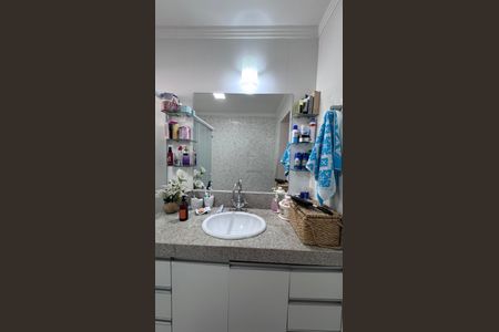 Casa de condomínio à venda com 311m², 4 quartos e 5 vagas Casa de condomínio à venda com 311m², 4 quartos e 5 vagasBanheiro da Suíte 2