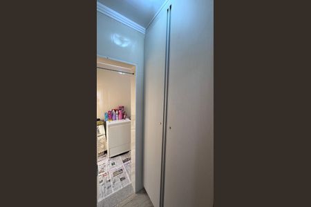 Casa de condomínio à venda com 311m², 4 quartos e 5 vagas Casa de condomínio à venda com 311m², 4 quartos e 5 vagasÁrea de Serviço