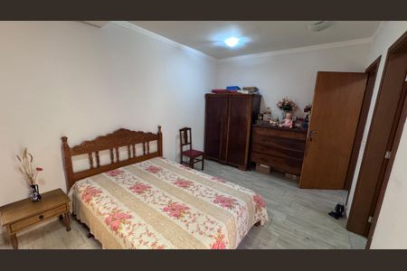 Casa de condomínio à venda com 311m², 4 quartos e 5 vagas Casa de condomínio à venda com 311m², 4 quartos e 5 vagasSuíte 1