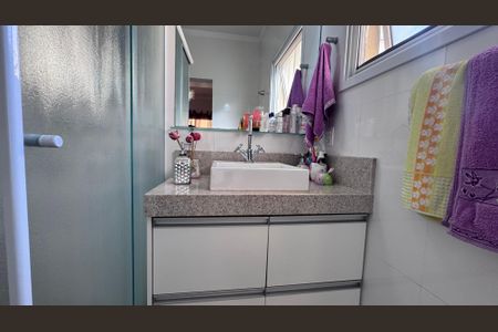 Casa de condomínio à venda com 311m², 4 quartos e 5 vagas Casa de condomínio à venda com 311m², 4 quartos e 5 vagasBanheiro da Suíte 4