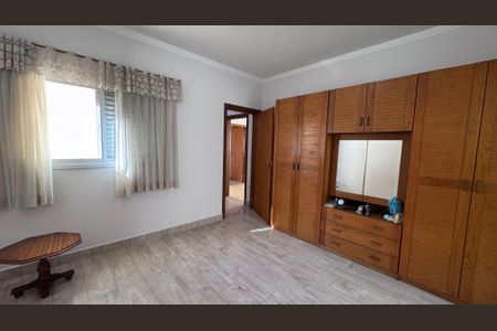 Casa de condomínio à venda com 311m², 4 quartos e 5 vagas Casa de condomínio à venda com 311m², 4 quartos e 5 vagasSuíte 3