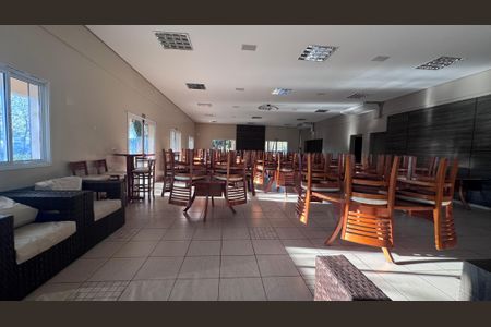 Casa de condomínio à venda com 311m², 4 quartos e 5 vagas Casa de condomínio à venda com 311m², 4 quartos e 5 vagasÁrea comum - Salão de festas