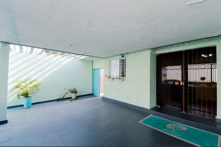 Casa à venda com 127m², 4 quartos e 2 vagas Casa à venda com 127m², 4 quartos e 2 vagasÁrea Externa