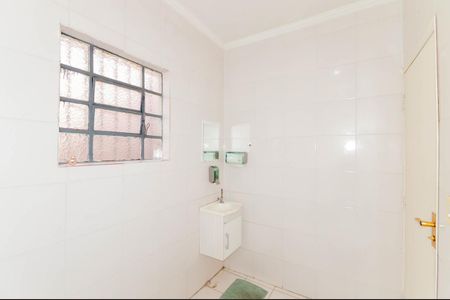 Casa à venda com 127m², 4 quartos e 2 vagas Casa à venda com 127m², 4 quartos e 2 vagasBanheiro