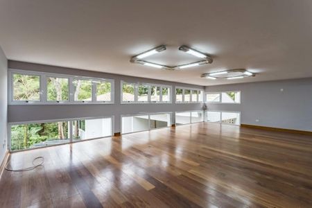 Casa para alugar com 800m², 4 quartos e 6 vagas
