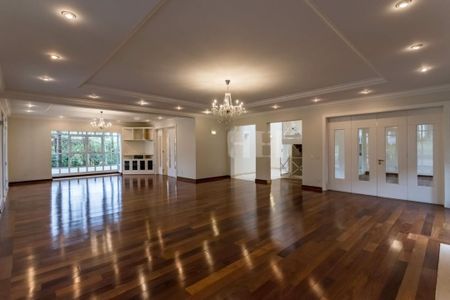 Casa para alugar com 800m², 4 quartos e 6 vagas