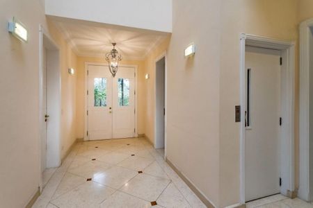 Casa para alugar com 800m², 4 quartos e 6 vagas