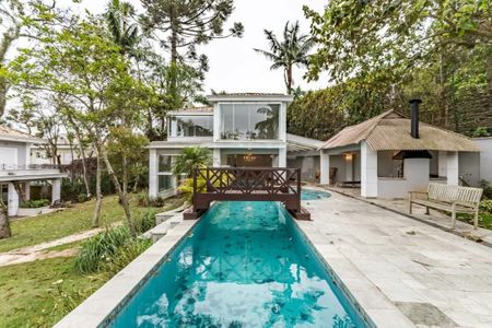 Casa para alugar com 800m², 4 quartos e 6 vagas