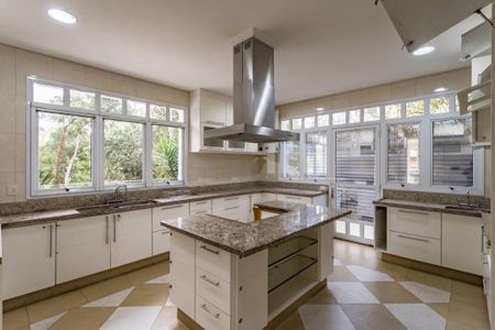 Casa para alugar com 800m², 4 quartos e 6 vagas