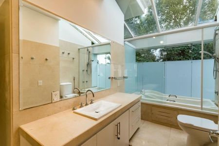 Casa para alugar com 800m², 4 quartos e 6 vagas