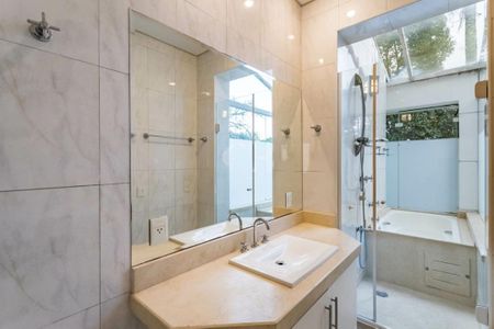 Casa para alugar com 800m², 4 quartos e 6 vagas