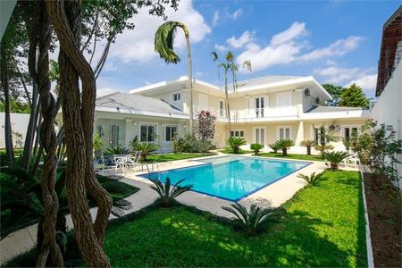 Casa à venda com 820m², 4 quartos e 6 vagas