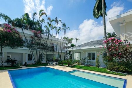 Casa à venda com 820m², 4 quartos e 6 vagas