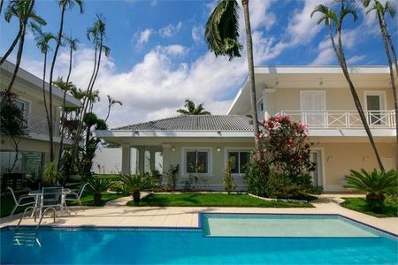 Casa à venda com 820m², 4 quartos e 6 vagas