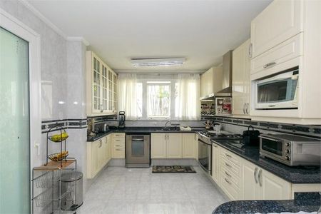 Casa à venda com 820m², 4 quartos e 6 vagas