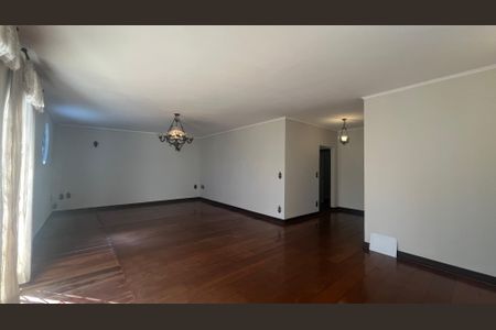 Casa à venda com 400m², 3 quartos e 5 vagasSala