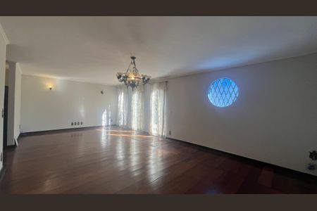 Casa à venda com 400m², 3 quartos e 5 vagasSala