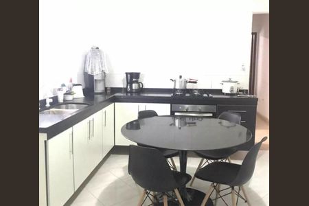Casa à venda com 3 quartos, 130m² em Jardim Jabaquara, São Paulo