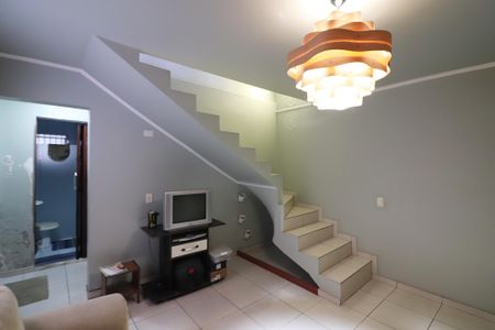 Casa à venda com 145m², 3 quartos e 2 vagasEdícula - Sala