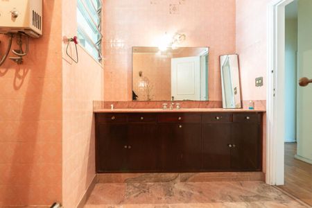 Apartamento à venda com 175m², 4 quartos e 2 vagasBanheiro Social