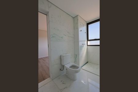 Apartamento à venda com 186m², 4 quartos e 3 vagasBanheiro das Suítes 2 e 3