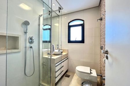 Apartamento à venda com 225m², 3 quartos e 3 vagas Apartamento à venda com 225m², 3 quartos e 3 vagasBanheiro da Suíte 2