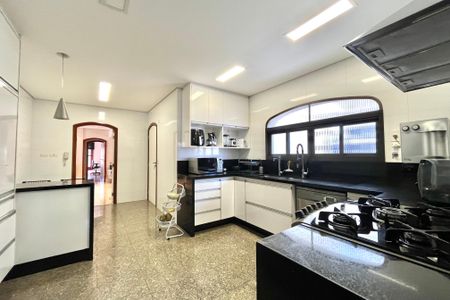 Apartamento à venda com 225m², 3 quartos e 3 vagas Apartamento à venda com 225m², 3 quartos e 3 vagasCozinha