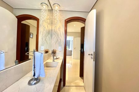 Apartamento à venda com 225m², 3 quartos e 3 vagas Apartamento à venda com 225m², 3 quartos e 3 vagasLavabo