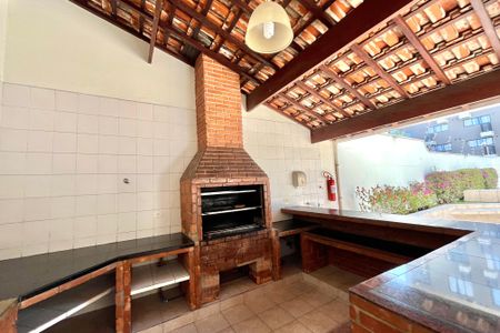 Apartamento à venda com 225m², 3 quartos e 3 vagas Apartamento à venda com 225m², 3 quartos e 3 vagasÁrea comum - Churrasqueira