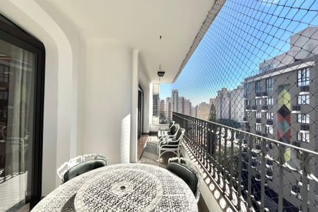 Apartamento à venda com 225m², 3 quartos e 3 vagas Apartamento à venda com 225m², 3 quartos e 3 vagasVaranda da Sala