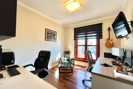 Apartamento à venda com 225m², 3 quartos e 3 vagas Apartamento à venda com 225m², 3 quartos e 3 vagasSuíte 2