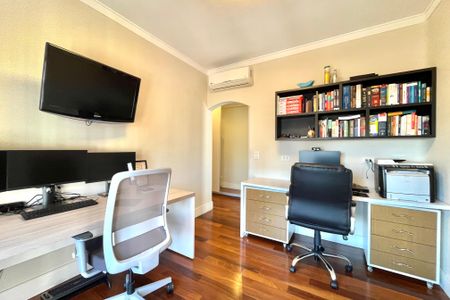 Apartamento à venda com 225m², 3 quartos e 3 vagas Apartamento à venda com 225m², 3 quartos e 3 vagasSuíte 2