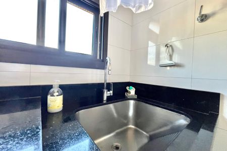 Apartamento à venda com 225m², 3 quartos e 3 vagas Apartamento à venda com 225m², 3 quartos e 3 vagasÁrea de Serviço