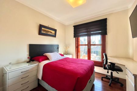 Apartamento à venda com 225m², 3 quartos e 3 vagas Apartamento à venda com 225m², 3 quartos e 3 vagasSuíte 3