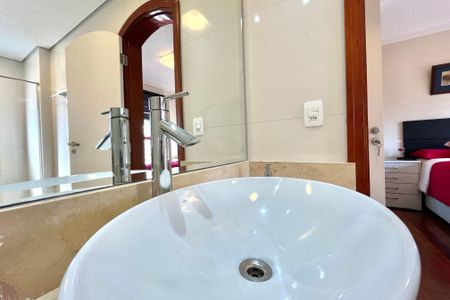 Apartamento à venda com 225m², 3 quartos e 3 vagas Apartamento à venda com 225m², 3 quartos e 3 vagasBanheiro da Suíte 3