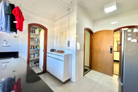 Apartamento à venda com 225m², 3 quartos e 3 vagas Apartamento à venda com 225m², 3 quartos e 3 vagasÁrea de Serviço